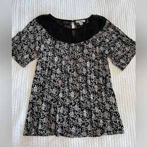 Lucky Brand • Women’s Short Sleeve Blouse • Size Small